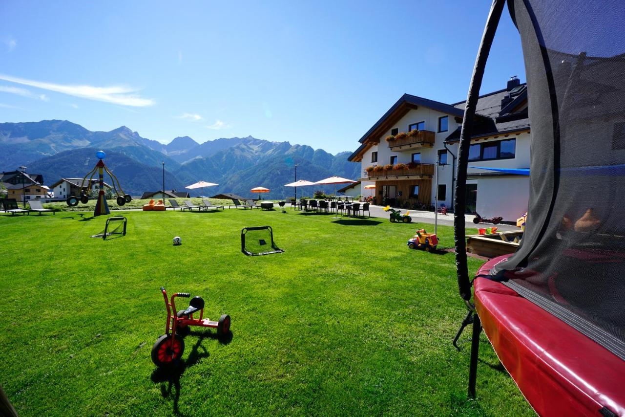 Apart-Hotel Dreisonnenhof Fiss Kültér fotó