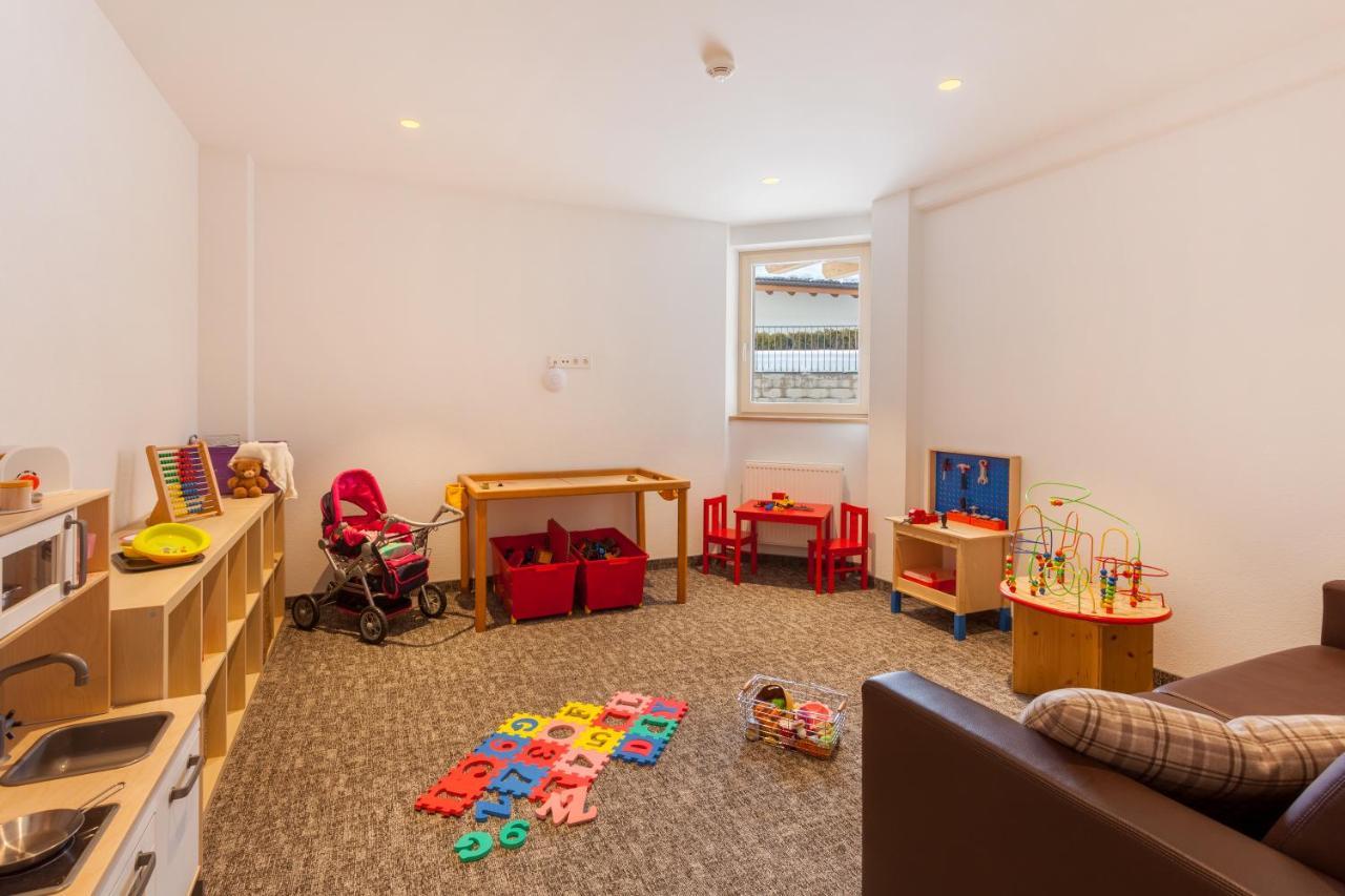 Apart-Hotel Dreisonnenhof Fiss Kültér fotó