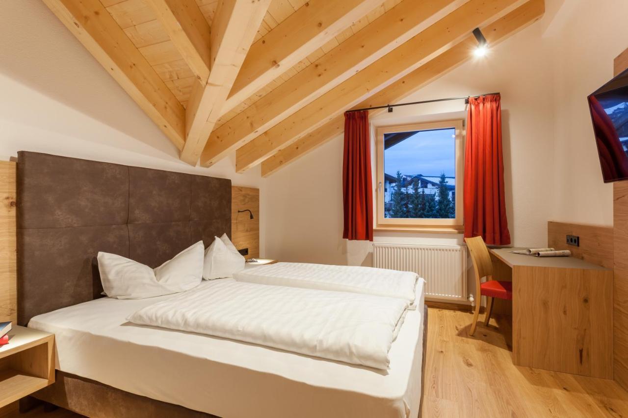 Apart-Hotel Dreisonnenhof Fiss Kültér fotó